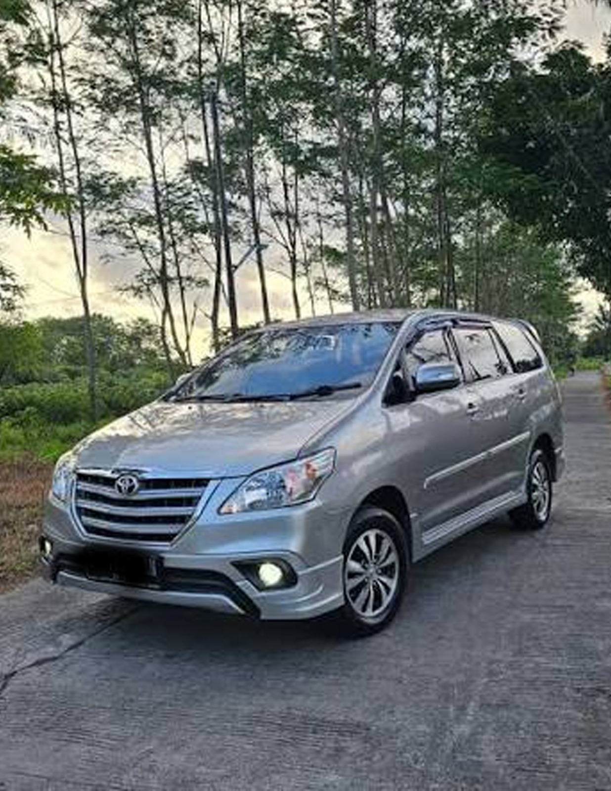 Armada Toyota Innova CV GANDA Travel & Tour