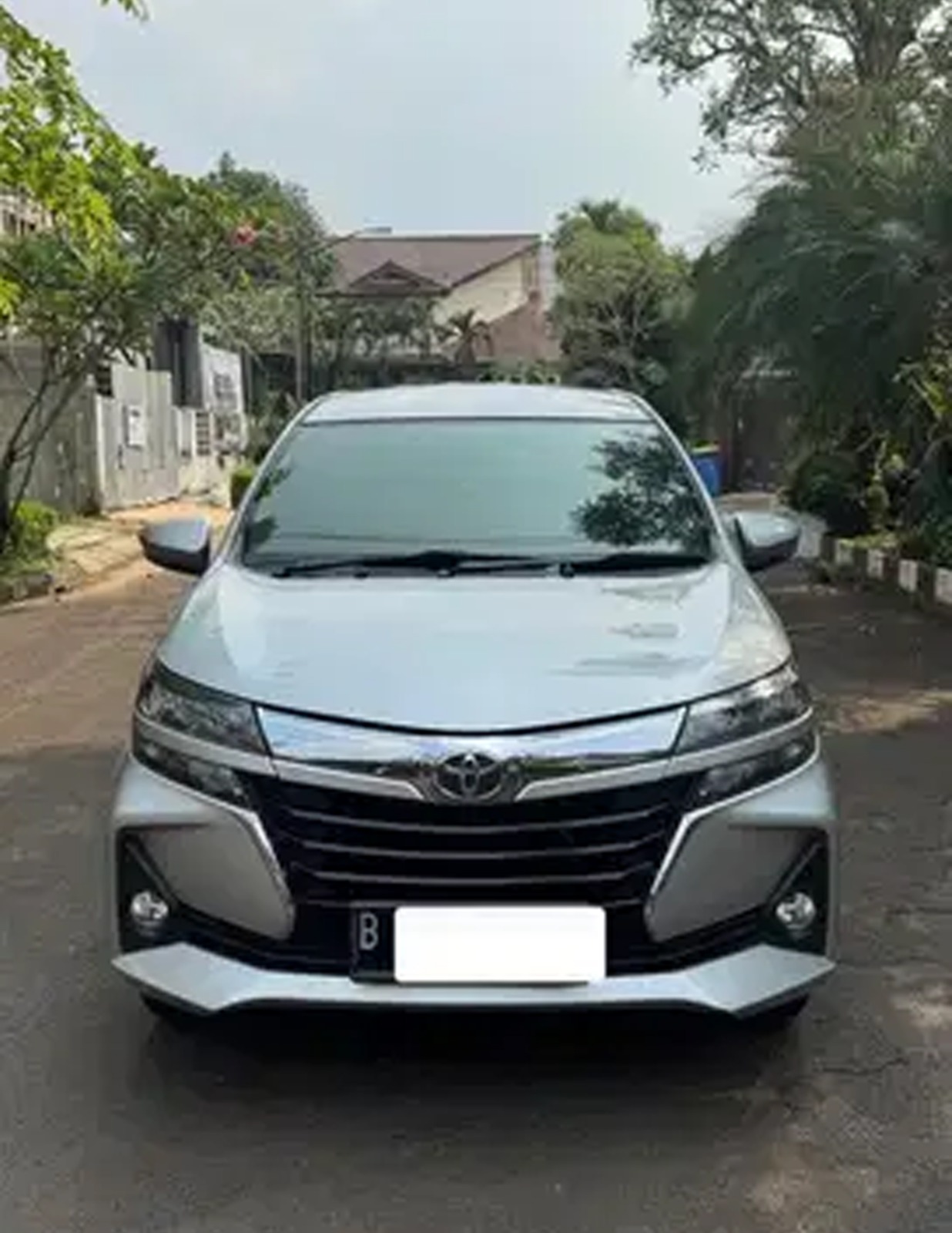 Armada Toyota Avanza CV GANDA Travel & Tour